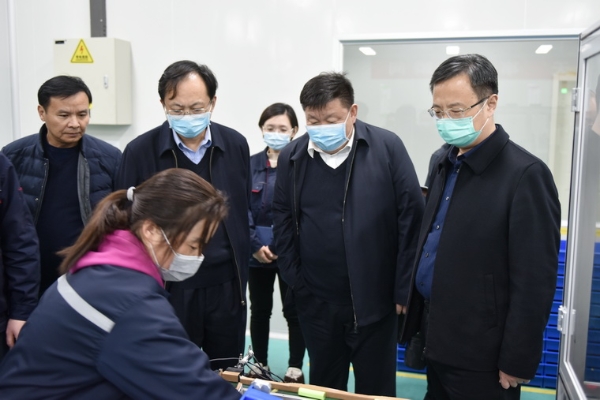 乔培战来我区调研助企攀登工作